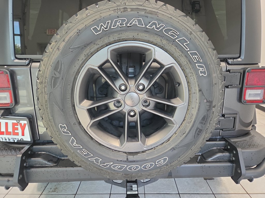 Used 2018 Jeep Wrangler Unlimited Sport AWD/4WD image 9