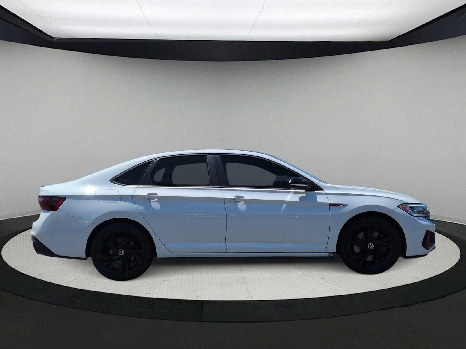 Used 2023 Volkswagen Jetta GLI Autobahn FWD image 9