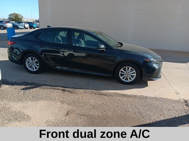 Used 2025 Toyota Camry LE image 3