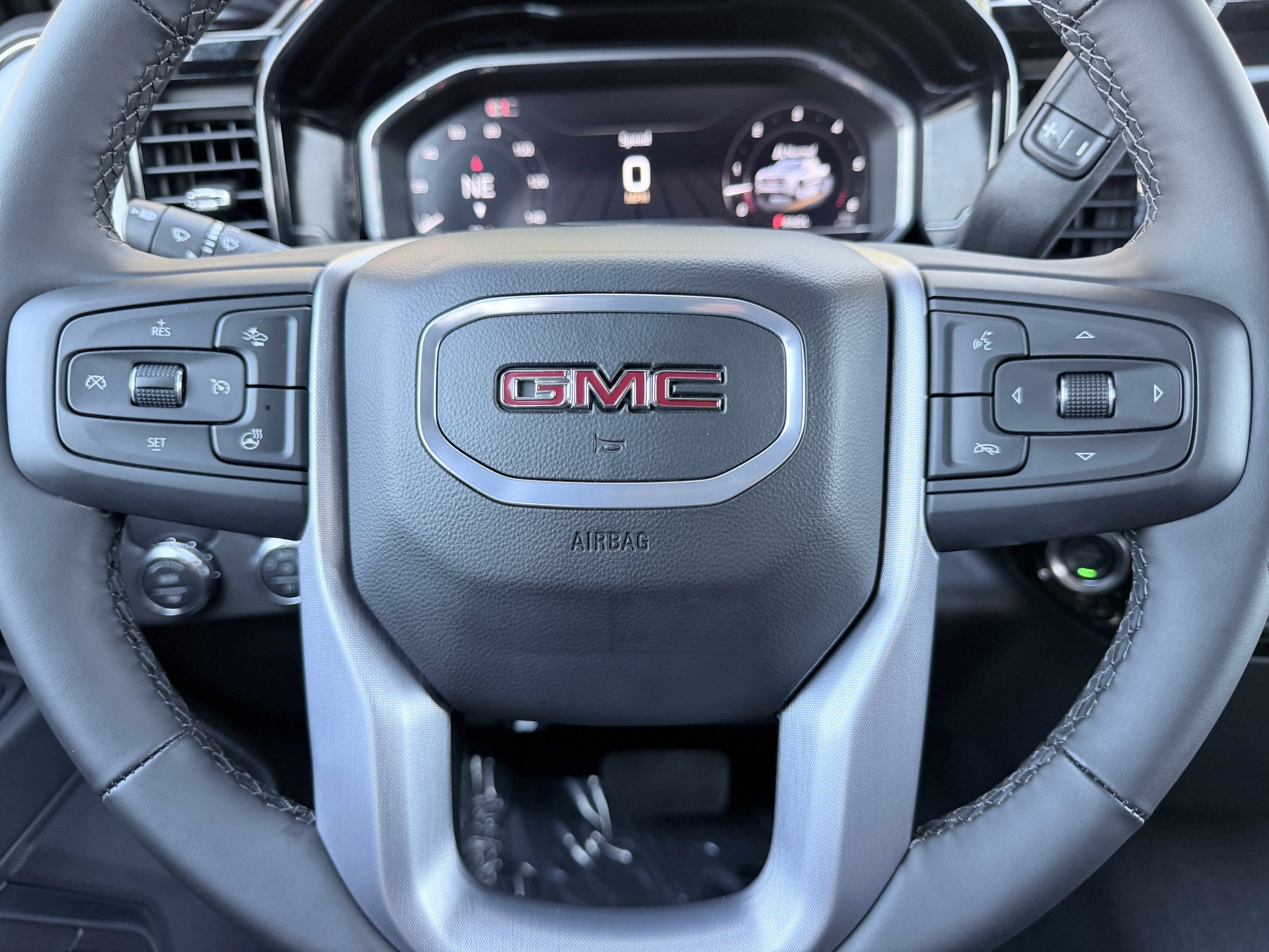 Used 2025 GMC Sierra 1500 SLT image 38