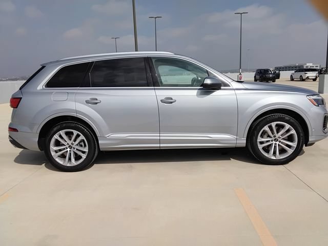 Used 2025 Audi Q7 3.0T Premium Plus AWD/4WD image 13