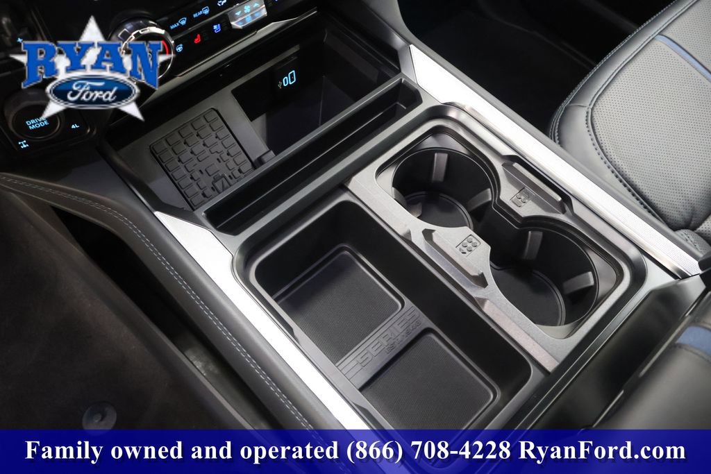 New 2026 Ford F250 Platinum w/ FX4 Off-Road Package image 25