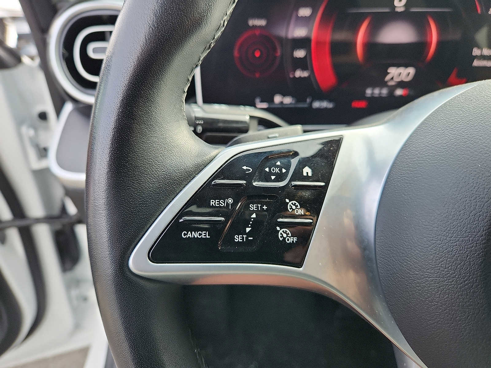 Used 2025 Mercedes-Benz C 300 4MATIC Sedan image 20