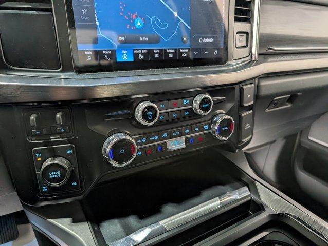 Used 2025 Ford F250 Lariat w/ Black Appearance Package AWD/4WD image 25