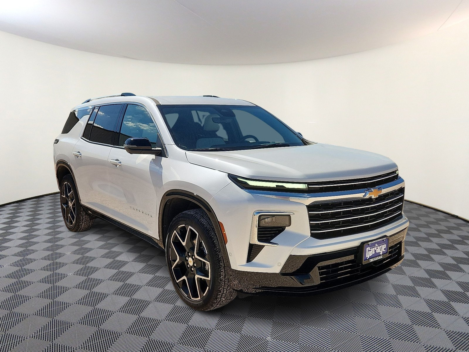 Used 2025 Chevrolet Traverse High Country FWD image 6