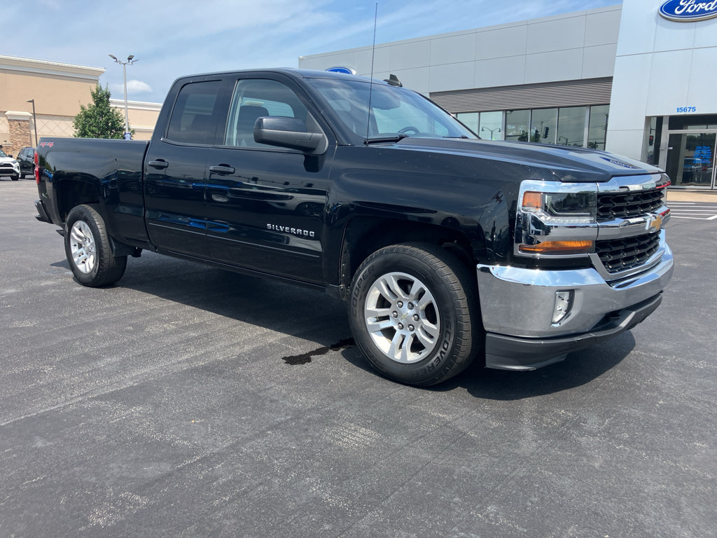 Used 2017 Chevrolet Silverado 1500 LT w/ All Star Edition AWD/4WD image 10