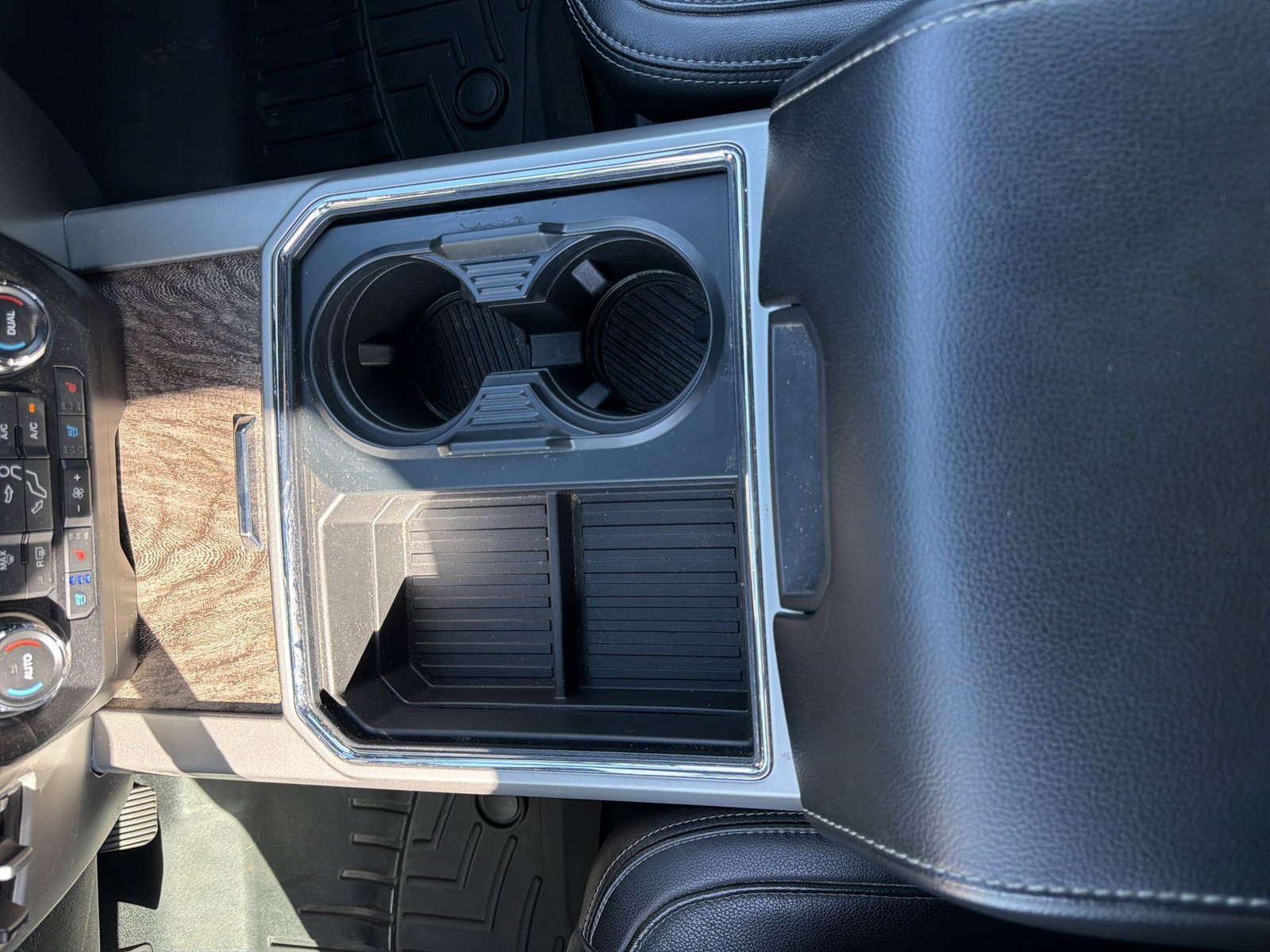 Used 2019 Ford F250 Lariat w/ Lariat Ultimate Package AWD/4WD image 23
