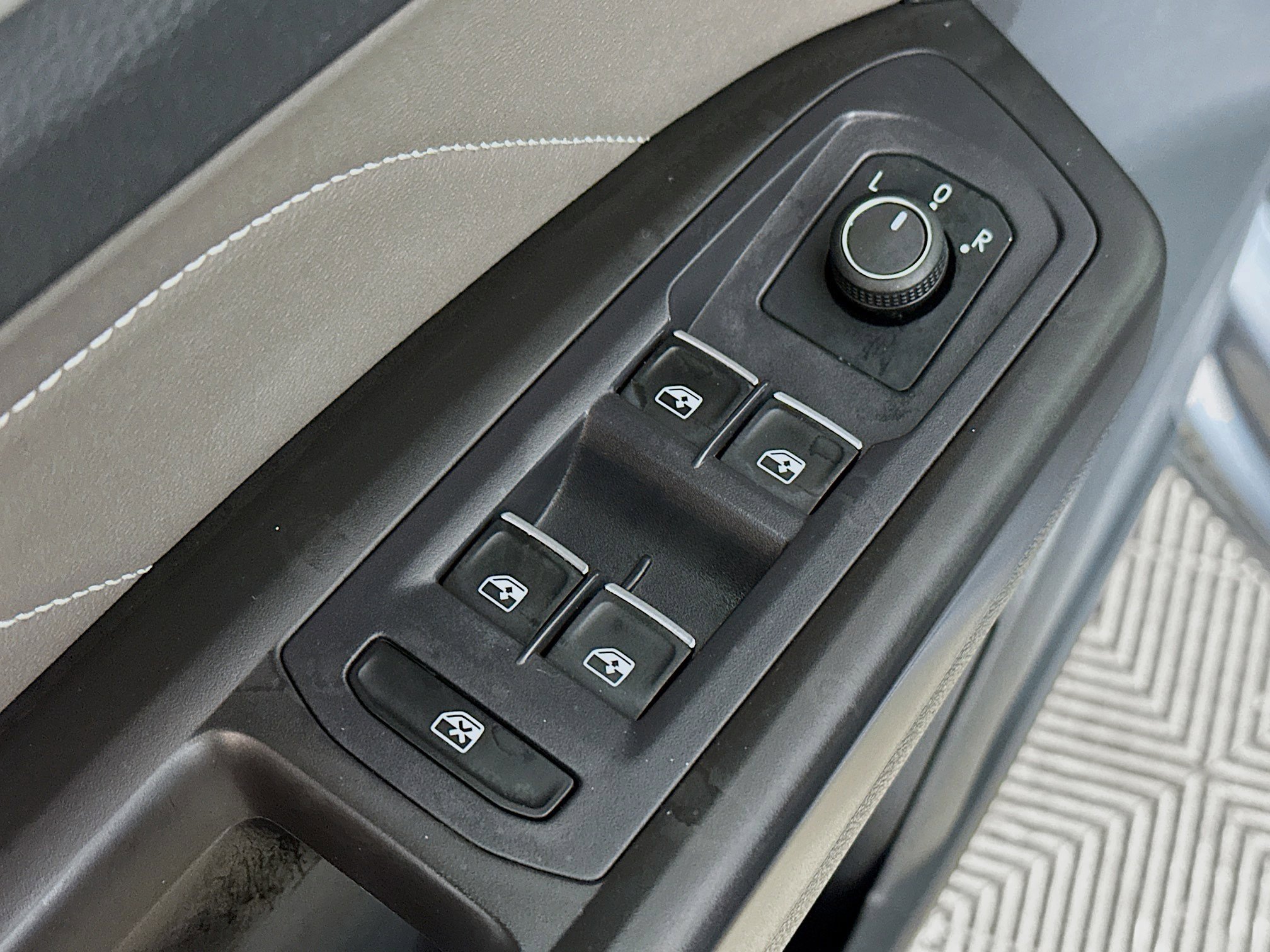 Used 2022 Volkswagen Atlas SE image 17