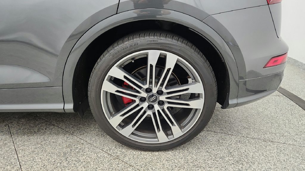 Used 2018 Audi SQ5 Prestige w/ Prestige Package AWD/4WD image 15