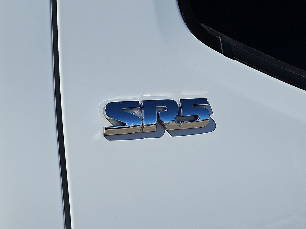 Used 2020 Toyota Tacoma SR5 w/ SR5 Appearance Package (SM) RWD image 8