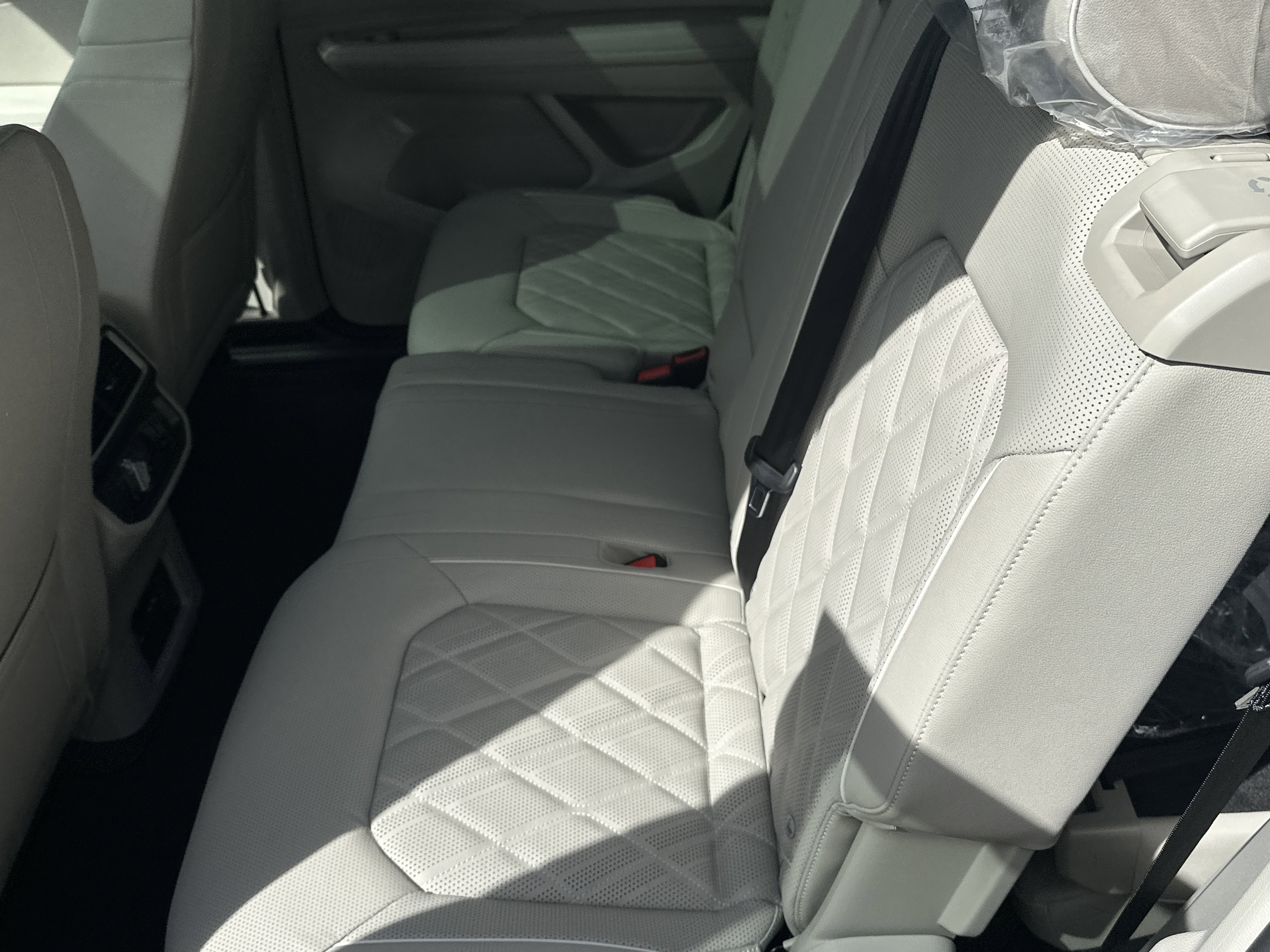 New 2026 Volkswagen Atlas SEL Premium R-Line image 13