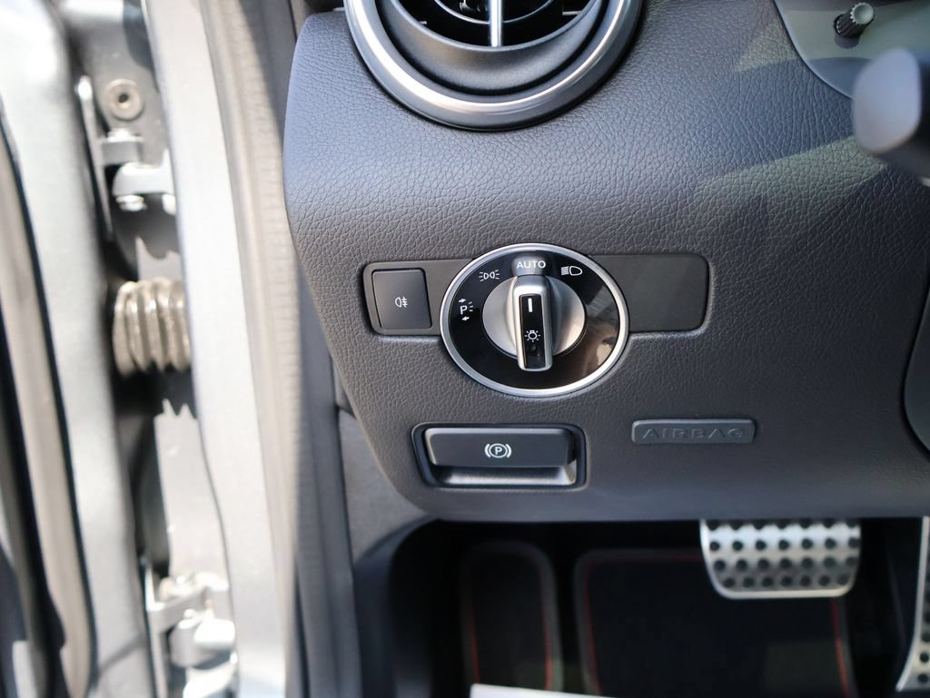 Used 2019 Mercedes-Benz SLC 43 AMG image 35