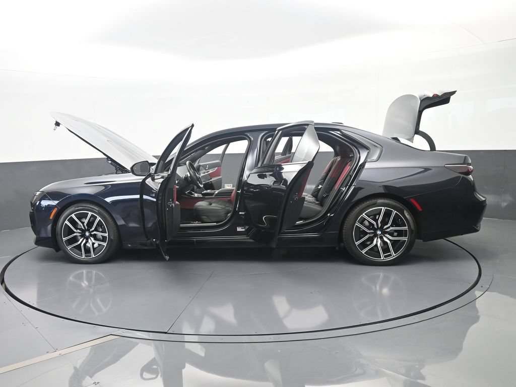 Used 2025 BMW 740i xDrive AWD/4WD image 82