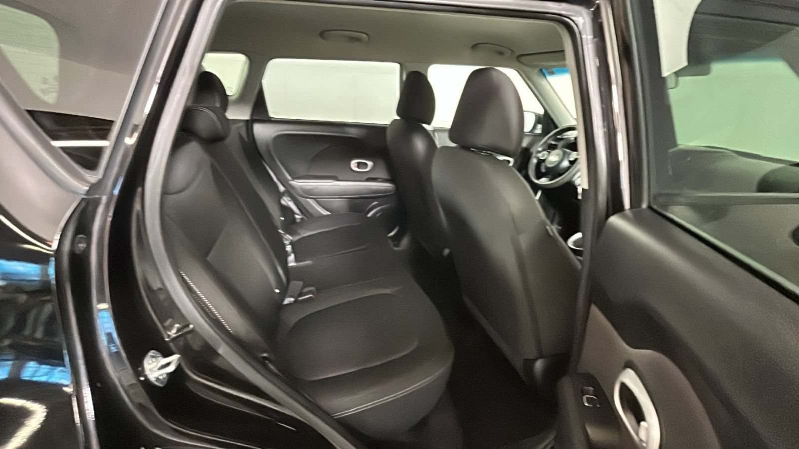 Used 2019 Kia Soul FWD image 34