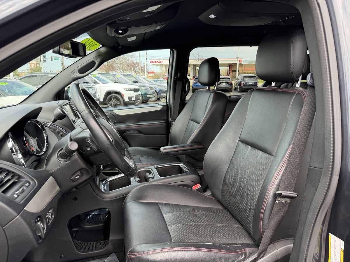 Used 2014 Dodge Grand Caravan R/T w/ Safety Sphere Group FWD image 8