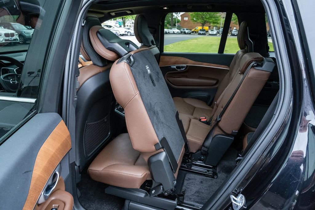 Used 2024 Volvo XC90 B6 Plus AWD/4WD image 31