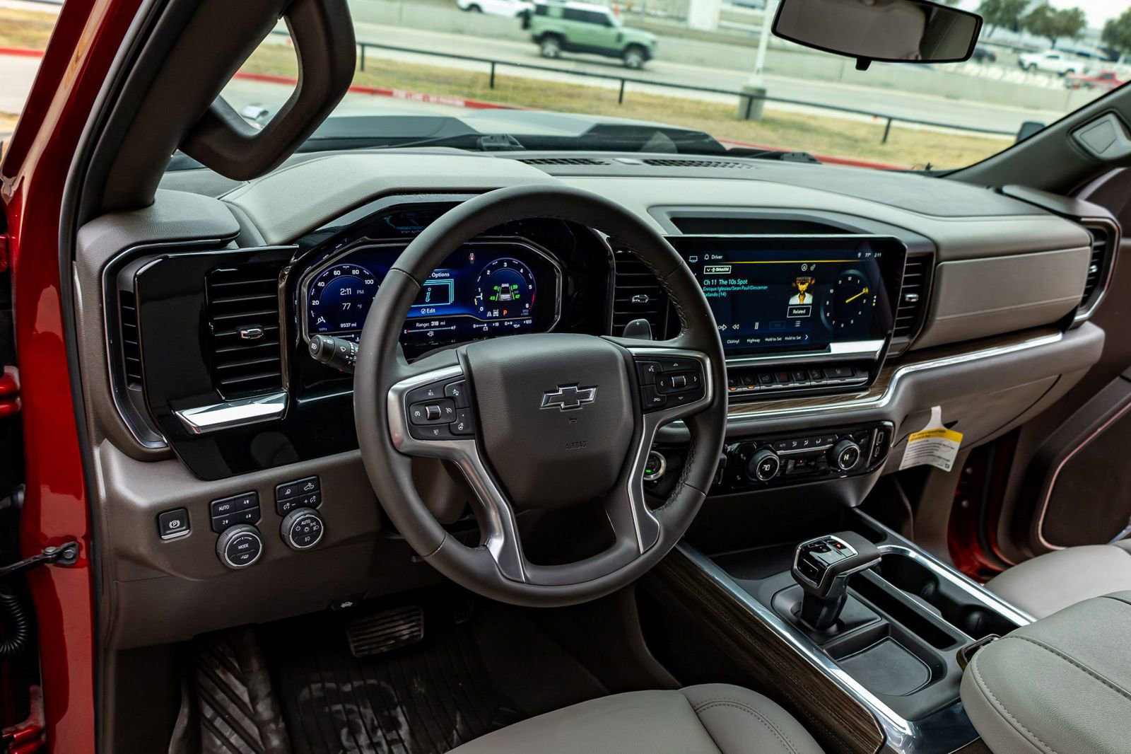 Used 2024 Chevrolet Silverado 1500 LT Trail Boss w/ LT Trail Boss Premium Package AWD/4WD image 16