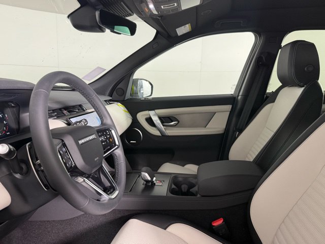 Used 2026 Land Rover Discovery Sport Landmark AWD/4WD image 34