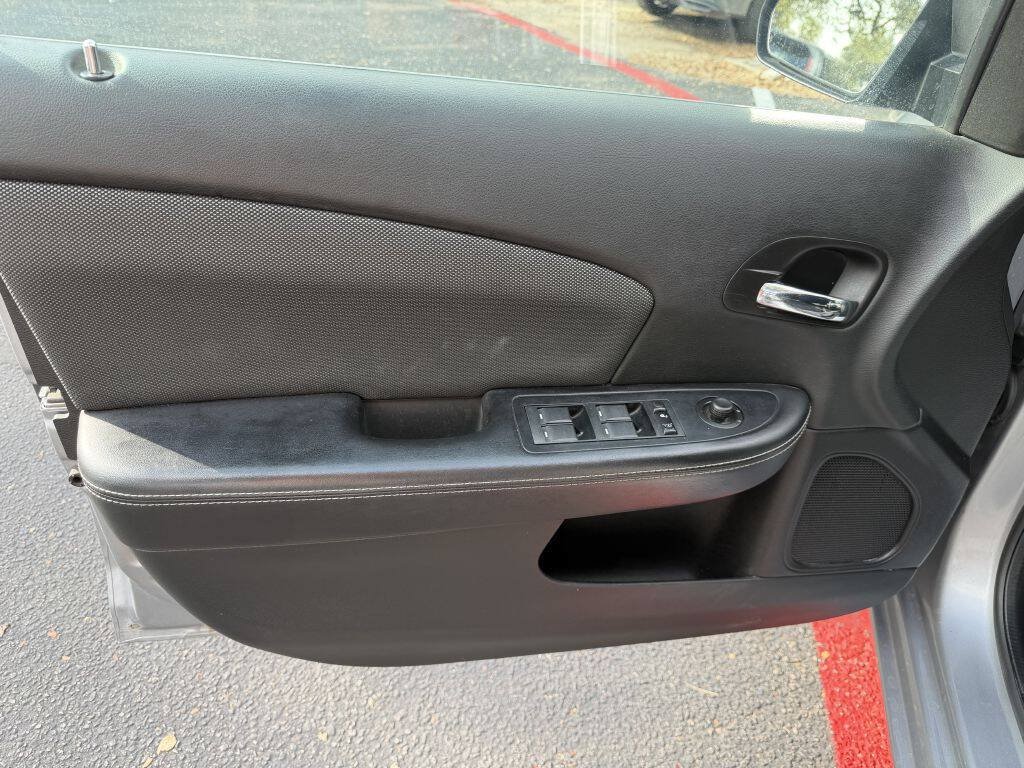 Used 2014 Dodge Avenger SE w/ Rallye Appearance Group FWD image 11