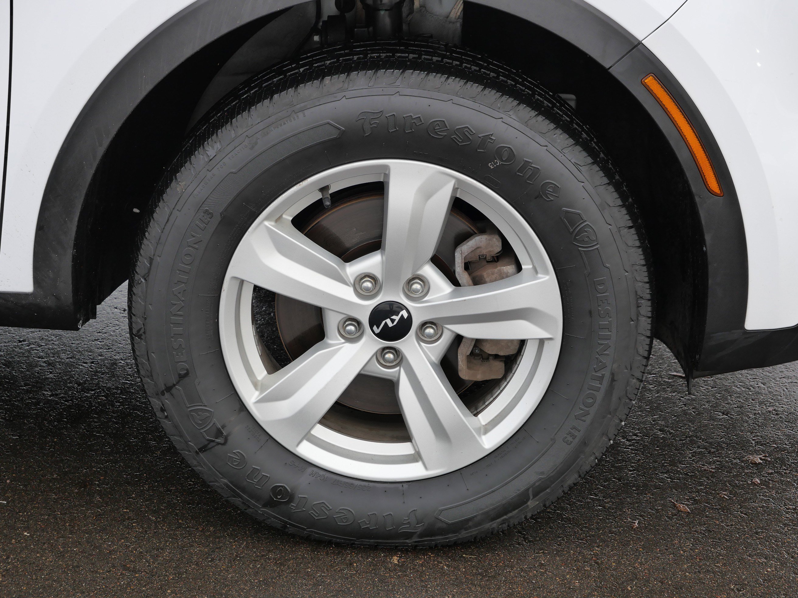 Used 2023 Kia Sorento LX image 15