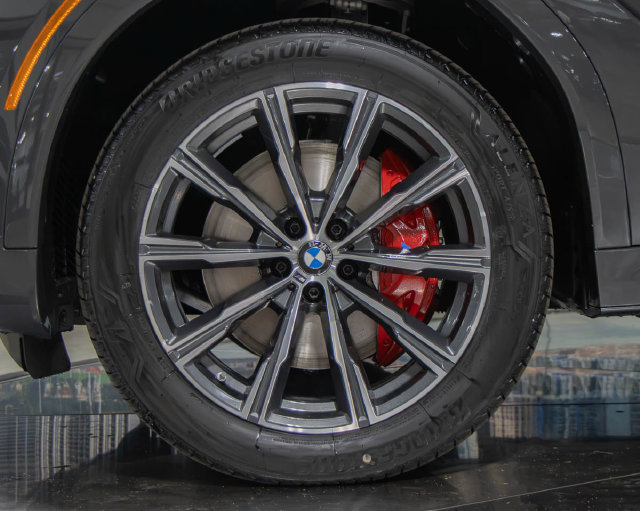 New 2027 BMW X6 xDrive40i w/ Executive Package AWD/4WD image 7