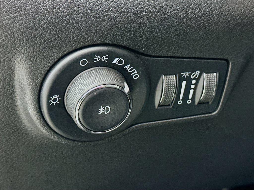 Certified 2023 Jeep Compass Limited AWD/4WD image 18