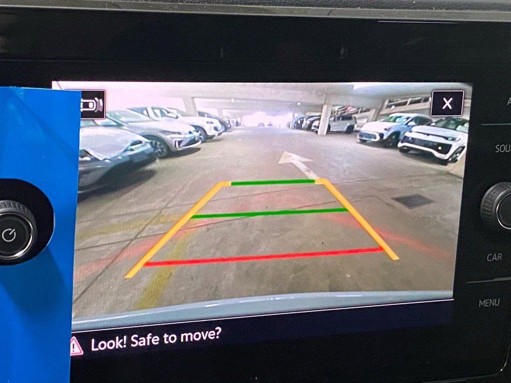 New 2025 Volkswagen Taos SE image 10