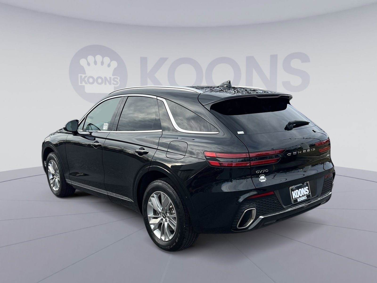 Used 2023 Genesis GV70 2.5T w/ Cargo Package image 4