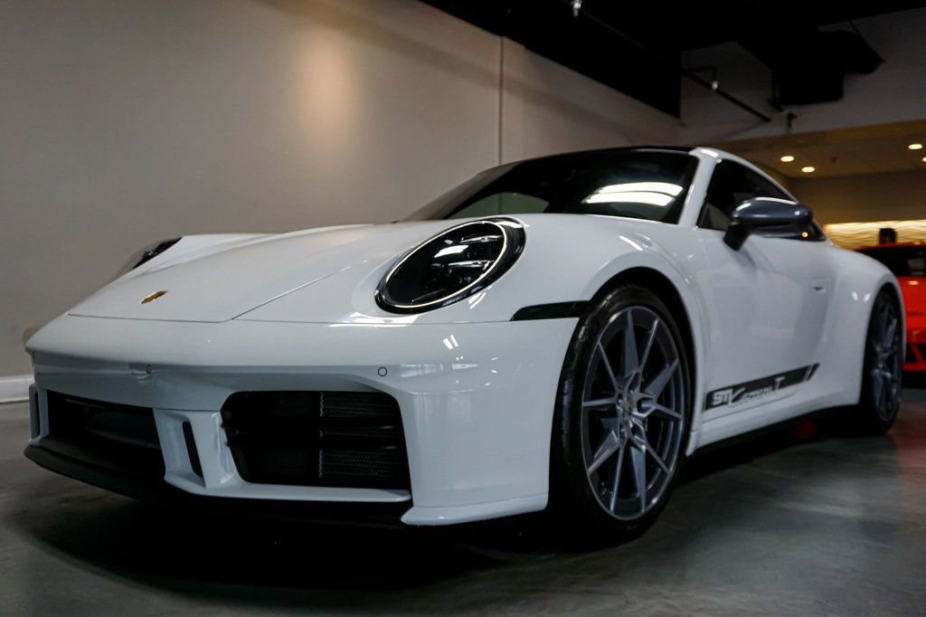 Used 2025 Porsche 911 Carrera T RWD image 60