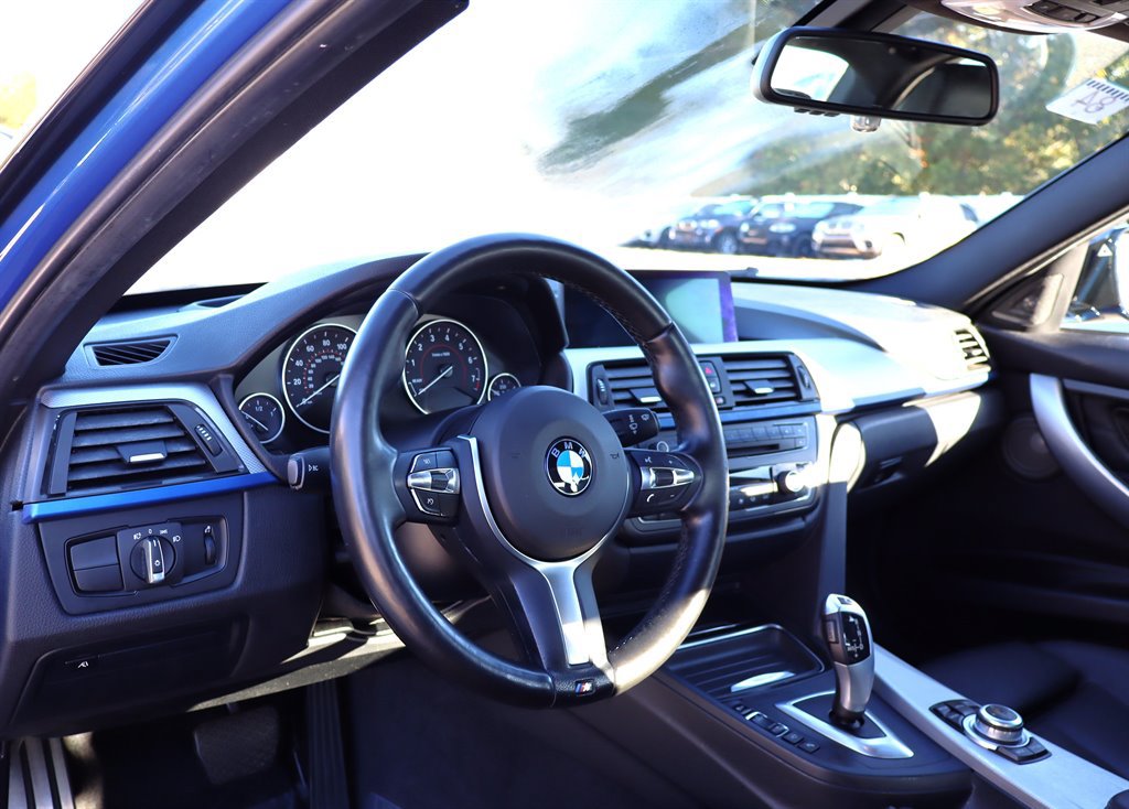 Used 2013 BMW 335i xDrive Sedan AWD/4WD image 18