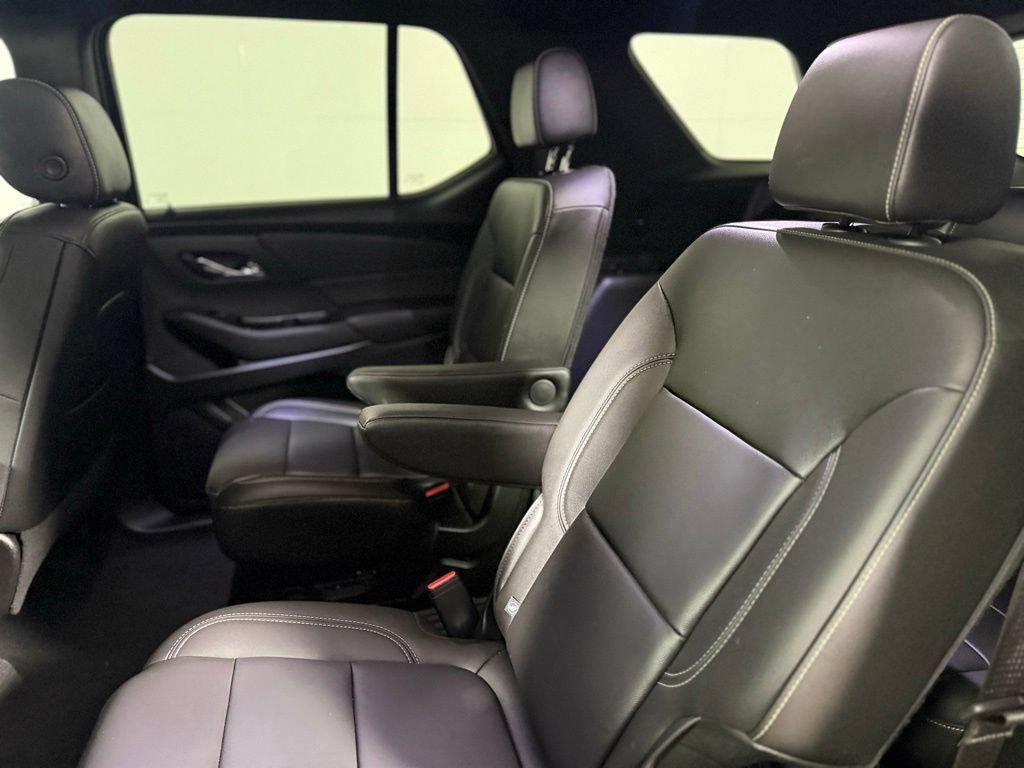 Used 2023 Chevrolet Traverse LT w/ LT Premium Package AWD/4WD image 21