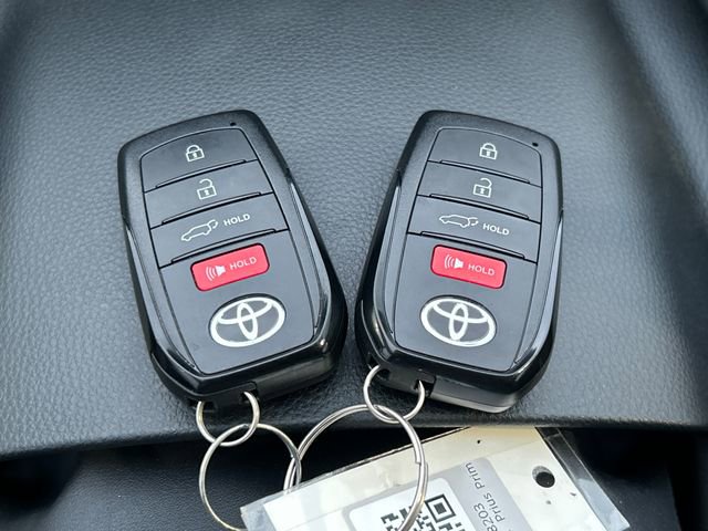 Used 2024 Toyota Prius Prime Premium image 33