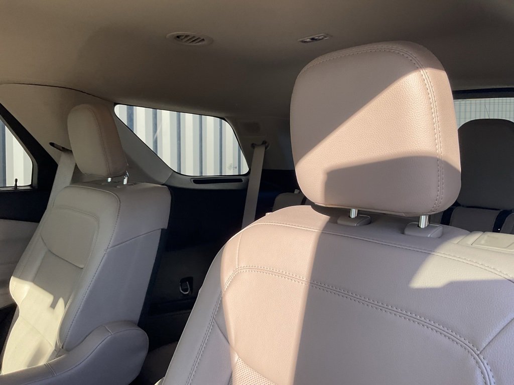 Used 2023 Ford Explorer Limited w/ Equipment Group 301A image 11