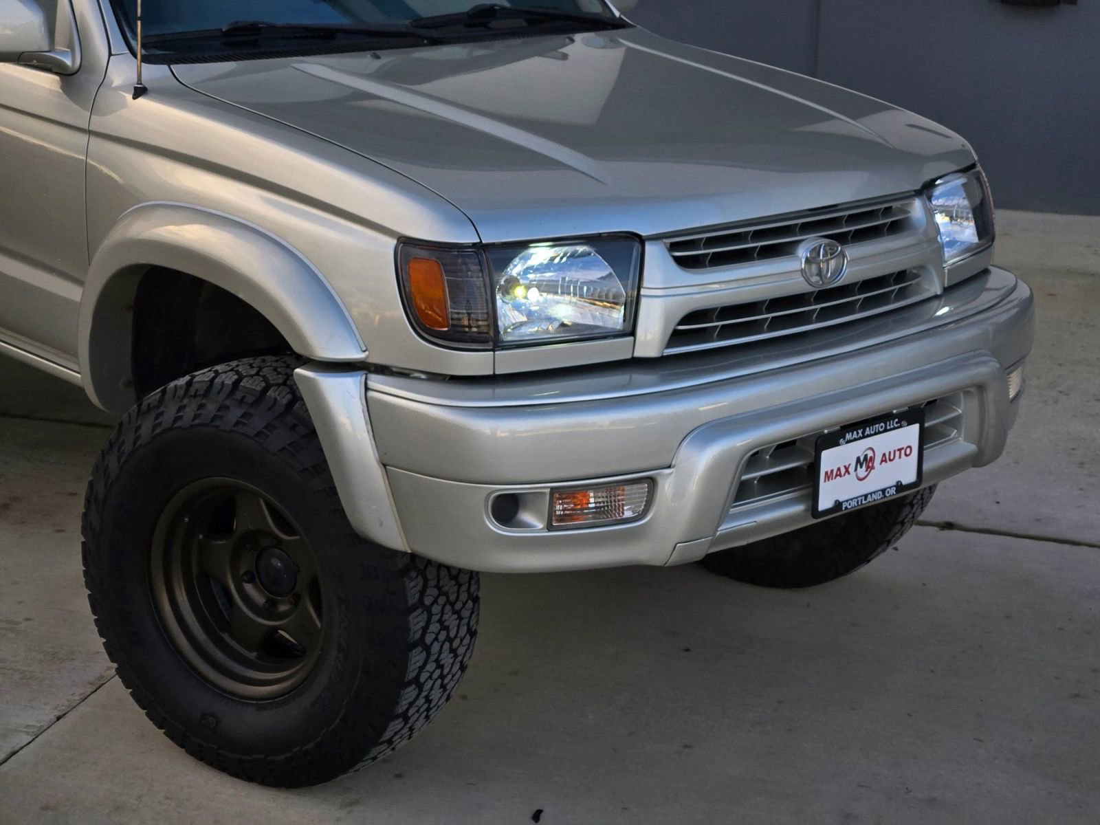 Used 2000 Toyota 4Runner SR5 image 46