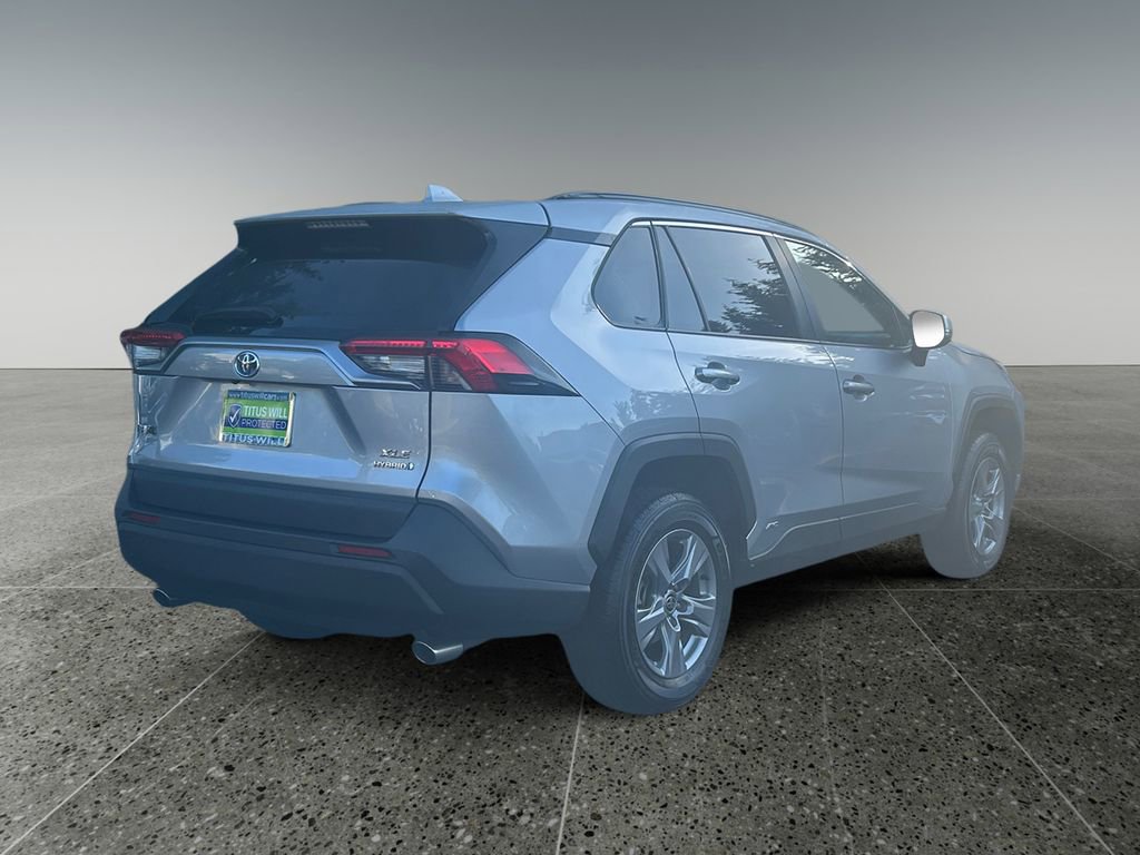 Used 2022 Toyota RAV4 XLE image 7