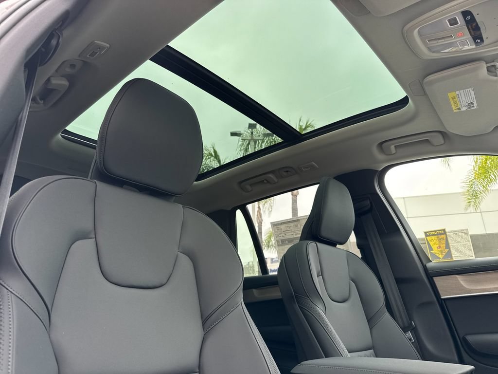 New 2026 Volvo XC90 T8 Plus w/ Protection Package AWD/4WD image 17