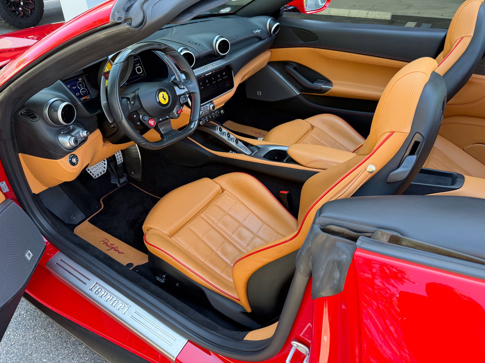 Used 2020 Ferrari Portofino image 2