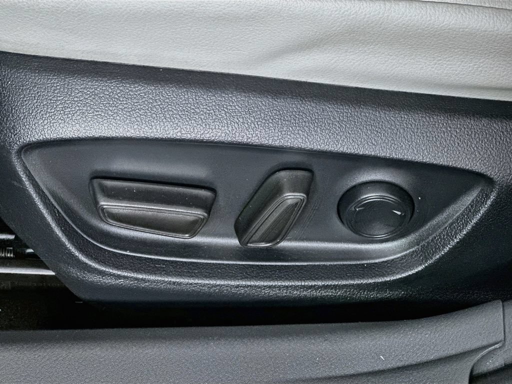 Used 2023 Toyota Camry SE w/ Convenience Package FWD image 20