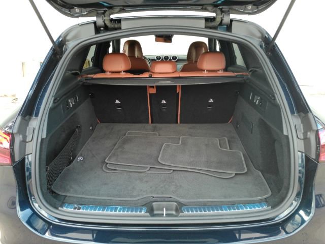 Used 2024 Mercedes-Benz GLC 300 w/ Driver Assistance Package image 27