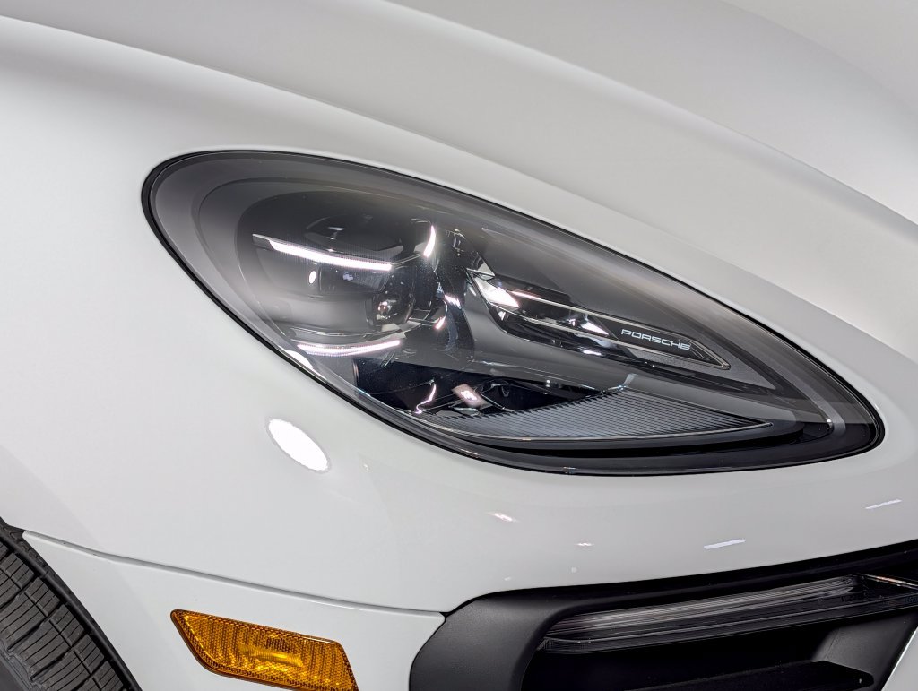 New 2026 Porsche Macan AWD/4WD image 15