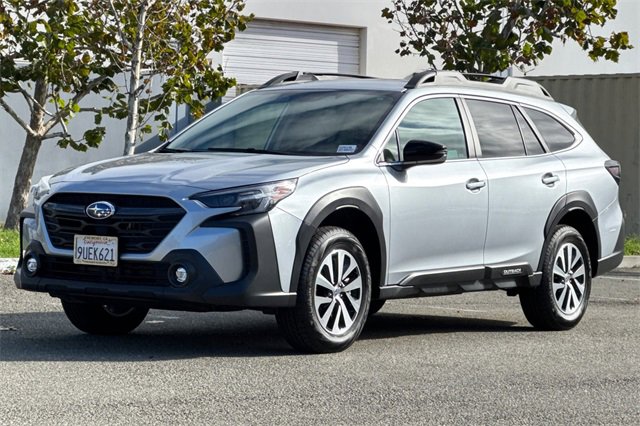 Used 2025 Subaru Outback Premium w/ Popular Package #1A image 8