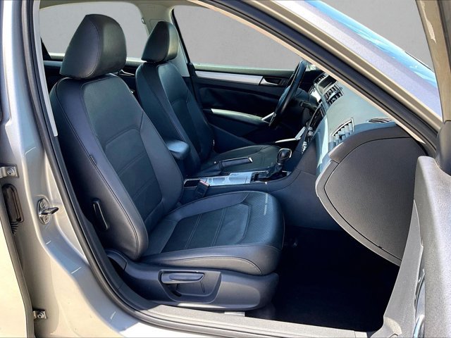 Used 2012 Volkswagen Passat 2.5 SE FWD image 9