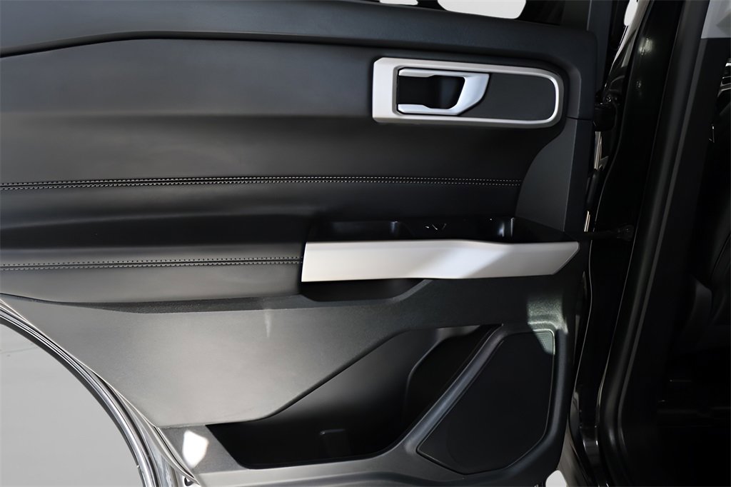 Used 2023 Ford Explorer XLT w/ Equipment Group 202A image 23