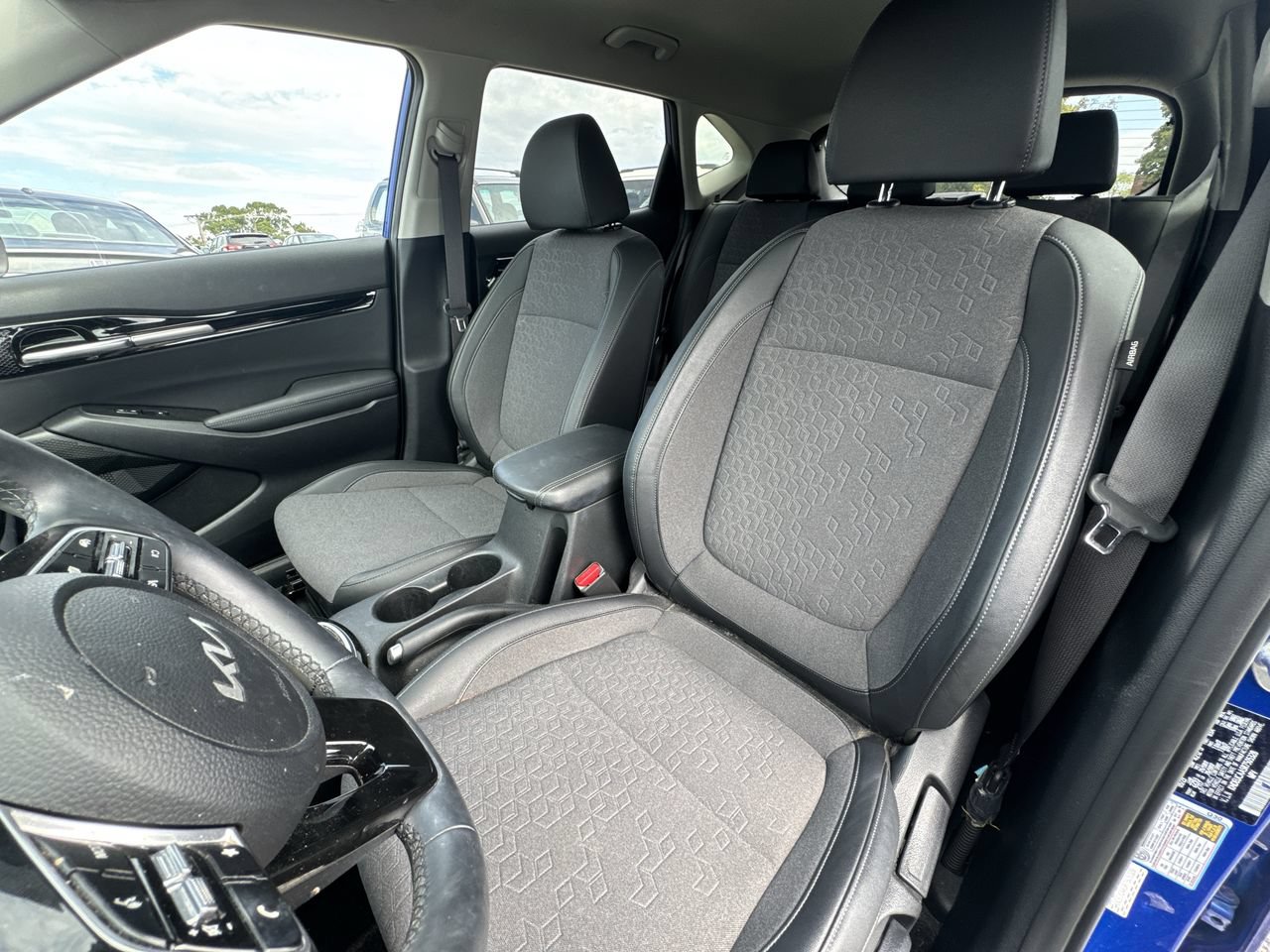 Used 2024 Kia Seltos S AWD/4WD image 3