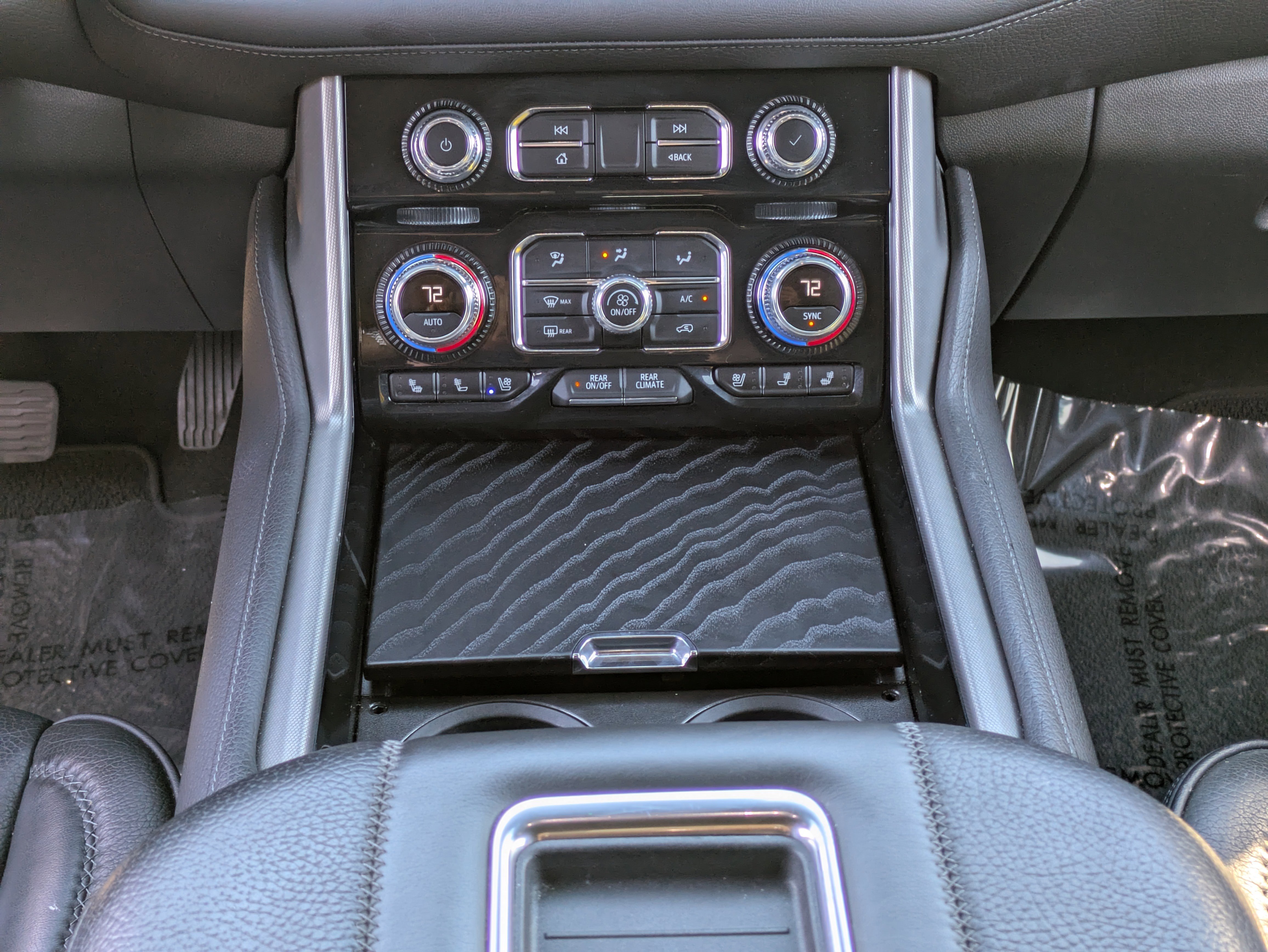 Used 2024 GMC Yukon XL Denali image 22