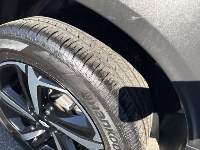 Used 2023 Chevrolet TrailBlazer RS w/ Sun and Liftgate Package AWD/4WD image 10