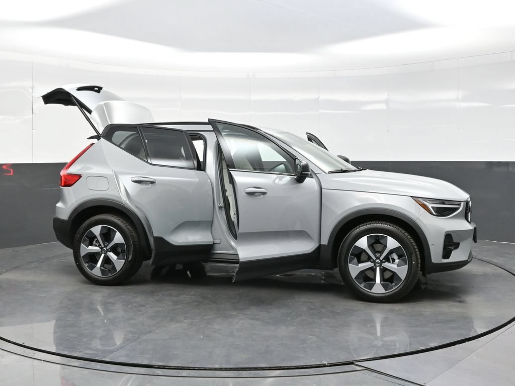 New 2026 Volvo XC40 B5 Plus w/ Protection Package Premier AWD/4WD image 41