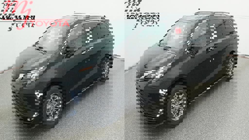 New 2026 Toyota Sienna XLE image 1