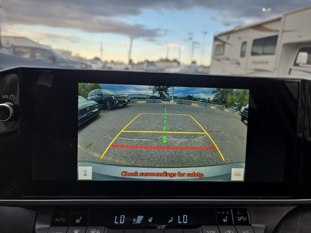 Used 2025 Toyota Camry XLE FWD image 21