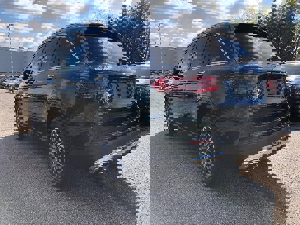 Used 2022 Mercedes-Benz GLC 300 4MATIC w/ Premium Package Lite image 4